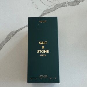 Aritzia Salt & Stone Lily & Yuzu Body Wash – Deep Green